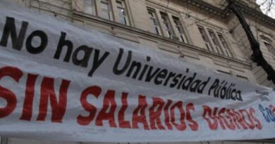 Docentes universitarios convocaron a una medida de fuerza