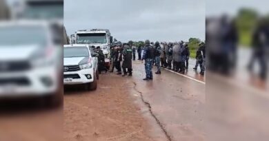 Desalojaron el acampe de yerbateros en el acceso a San José